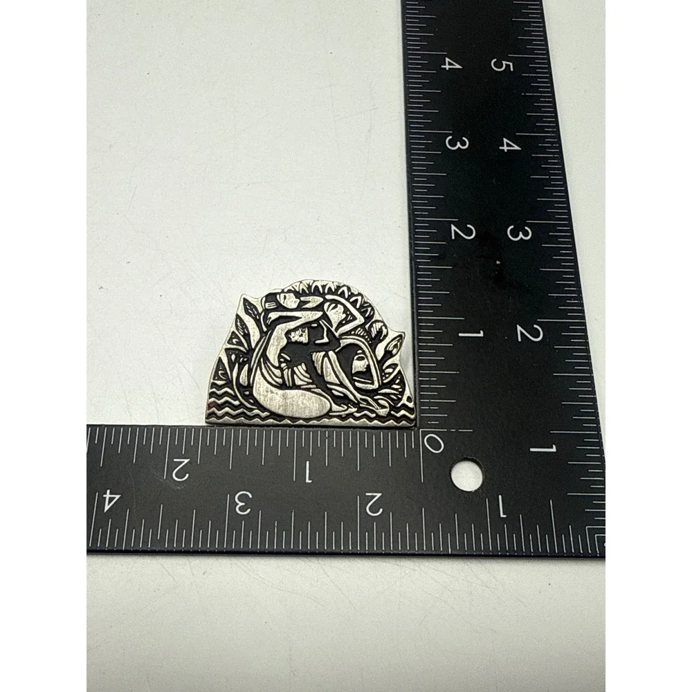 Vintage Pewter Brooch Stylized Figures Relief Pin‎ Silver Tone Artistic Jewelry